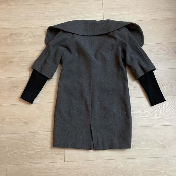Grey Button wool blend coat with removable lower sleeves. - Picture 2 of 10